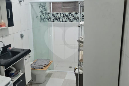 Casa à venda com 6 quartos em Vila dos Remédios, São Paulo, SP