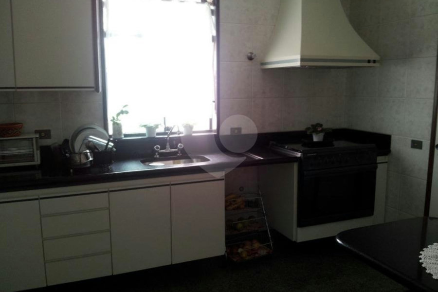 Casa Térrea à venda com 4 quartos, sendo 2 suítes,  em Jardim Floresta, São Paulo, SP
