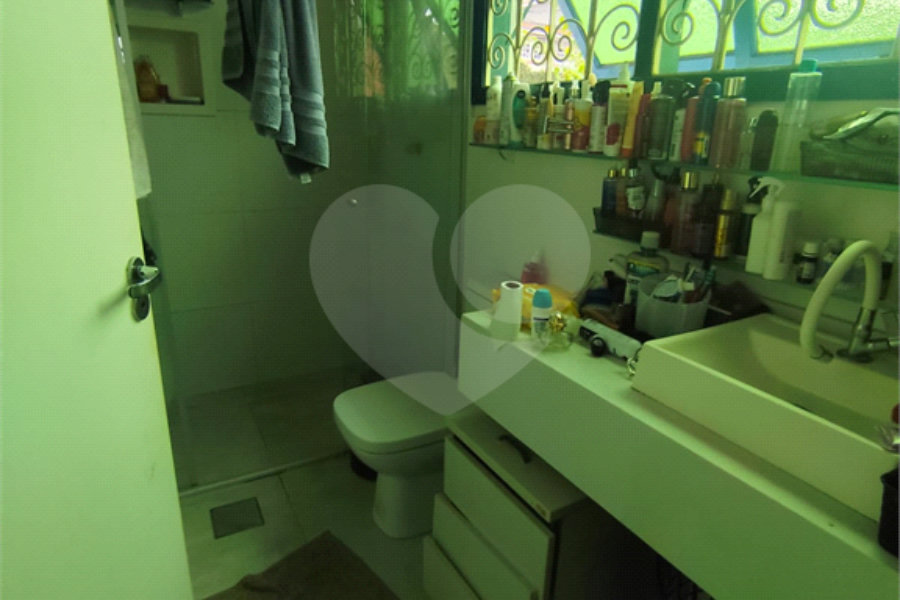 Sobrado à venda com 4 quartos, sendo 2 suítes,  em Tremembé, São Paulo, SP
