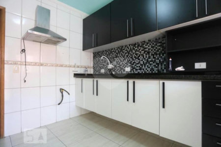 Casa à venda com 2 quartos, sendo 1 suíte,  em Jardim Ivana, São Paulo, SP