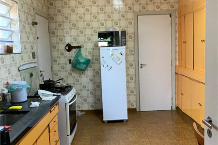 Casa à venda com 4 quartos, sendo 1 suíte, em Caxingui, São Paulo, SP