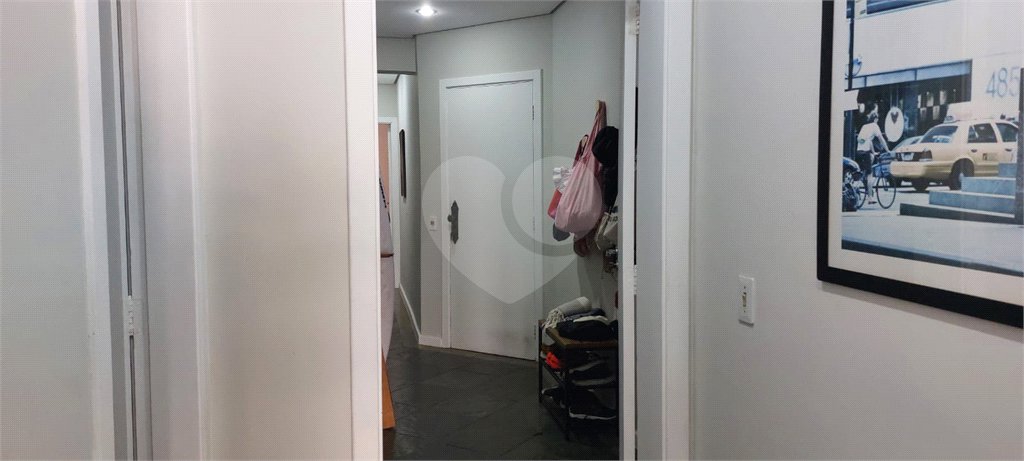 Apartamento à venda com 3 quartos, sendo 1 suíte, em Pitangueiras, Guarujá, SP