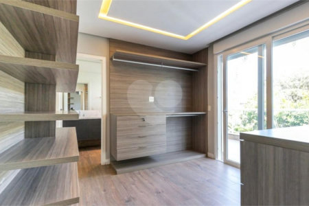 Casa à venda com 4 suítes no condomínio Hípica Garden, São Paulo - SP