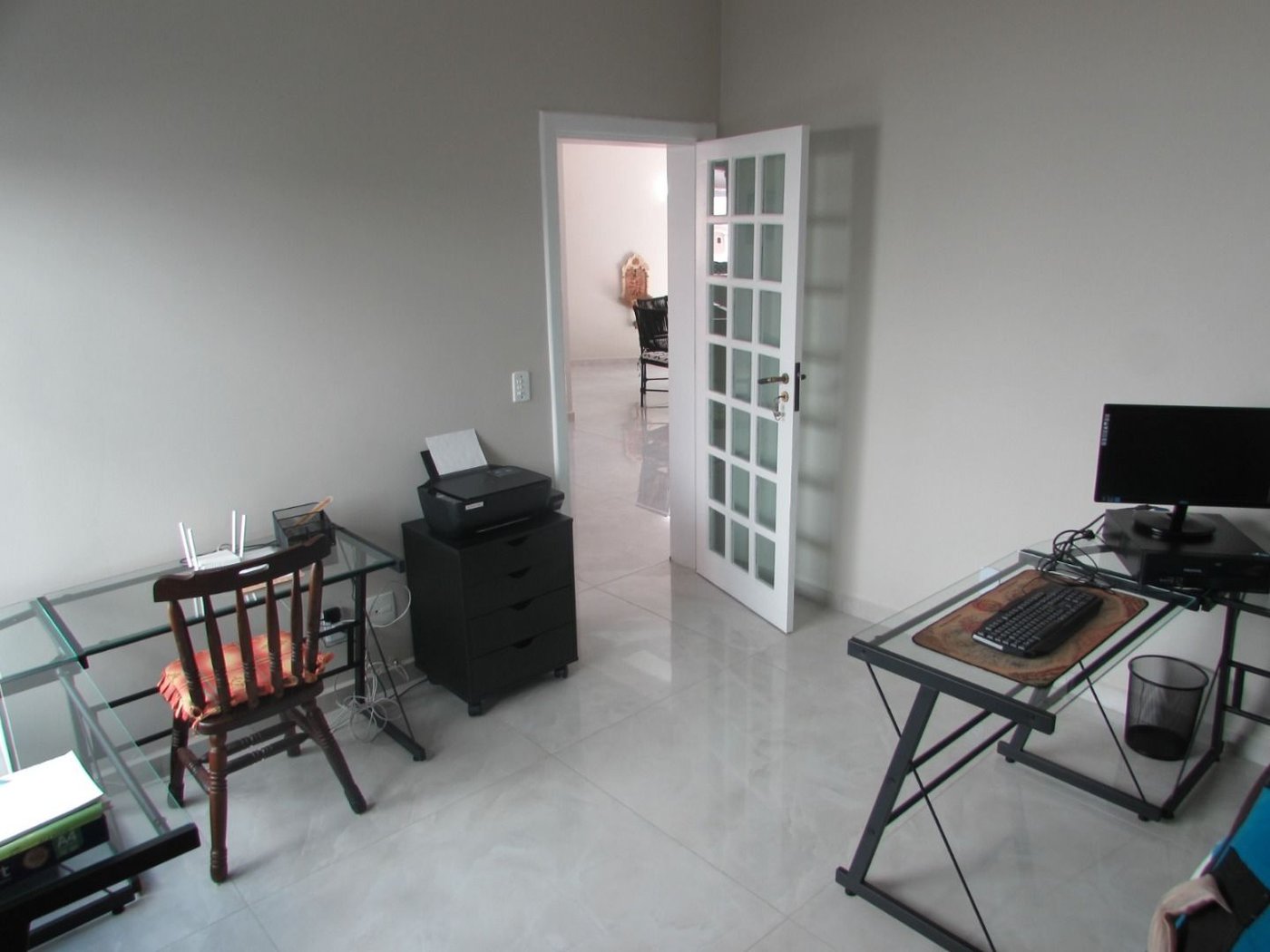 Casa de Alto Padrão com 5 Suítes e Lazer Completo– Guarujá