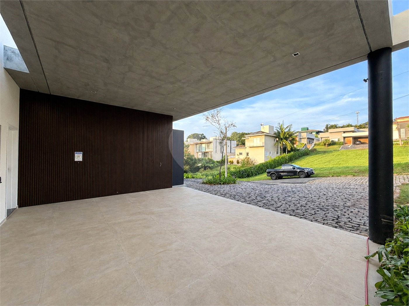Casa à venda com 4 quartos, sendo 3 suítes,  no condomínio Terras de Santa Teresa, Itupeva - SP