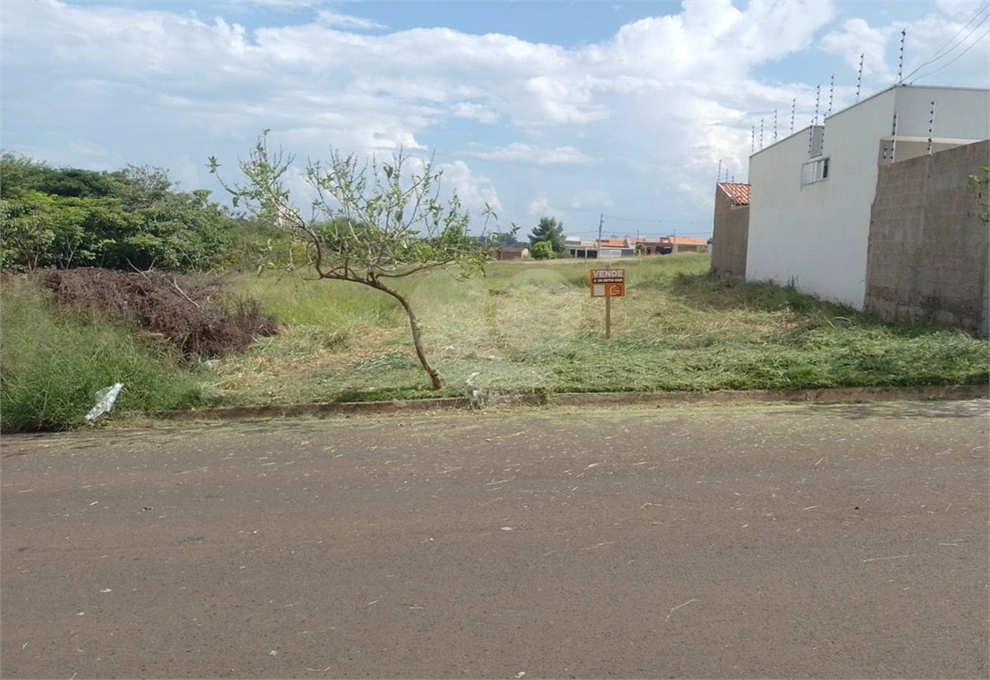 Terreno à venda em Jardim Adalberto Frederico de Oliveira Roxo I, Araraquara, SP