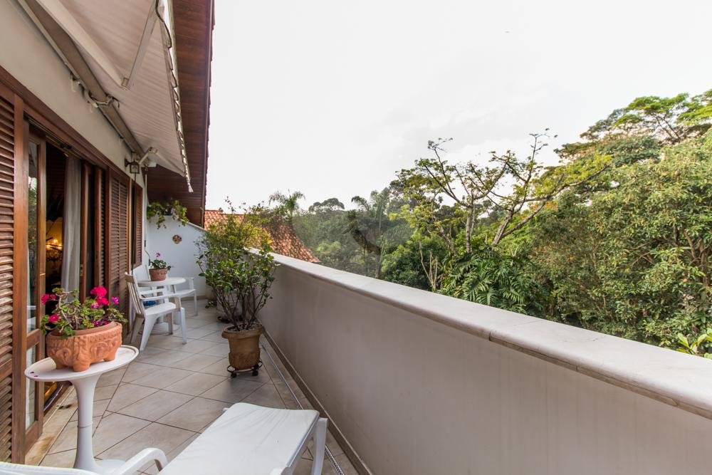 Casa à venda com 5 quartos, sendo 3 suítes, em Alto da Boa Vista, São Paulo, SP