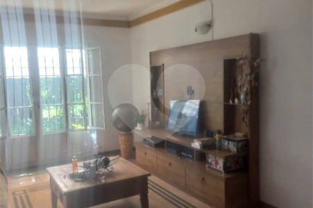 Excelente sítio, localizado no Jardim Tangará