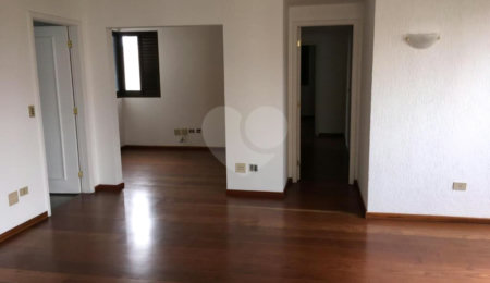 Apartamento à venda com 4 quartos, sendo 2 suítes,  em Vila Andrade, São Paulo, SP