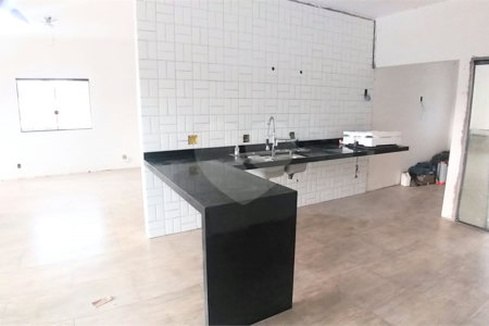 Sobrado à venda com 4 quartos, sendo 3 suítes, em Condomínio Residencial Shamballa Iii, Atibaia, SP