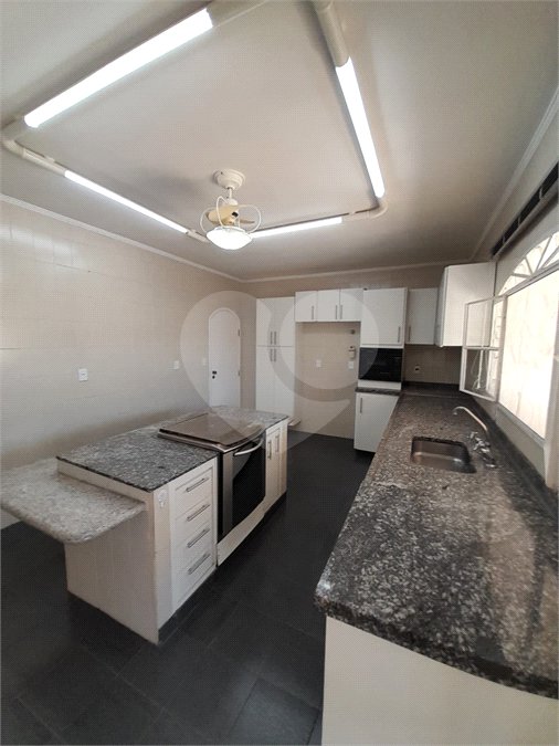 Casa à venda com 5 quartos, sendo 3 suítes,  no condomínio Estância Marambaia, Vinhedo - SP