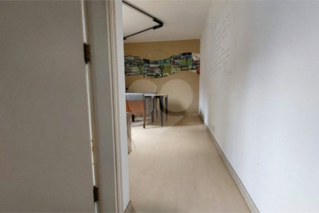 Casa à venda com 4 quartos, sendo 2 suítes,  em Vila Alexandria, São Paulo, SP