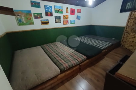 Casa à venda com 4 quartos, sendo 3 suítes, no condomínio Patrimônio do Carmo, São Roque - SP