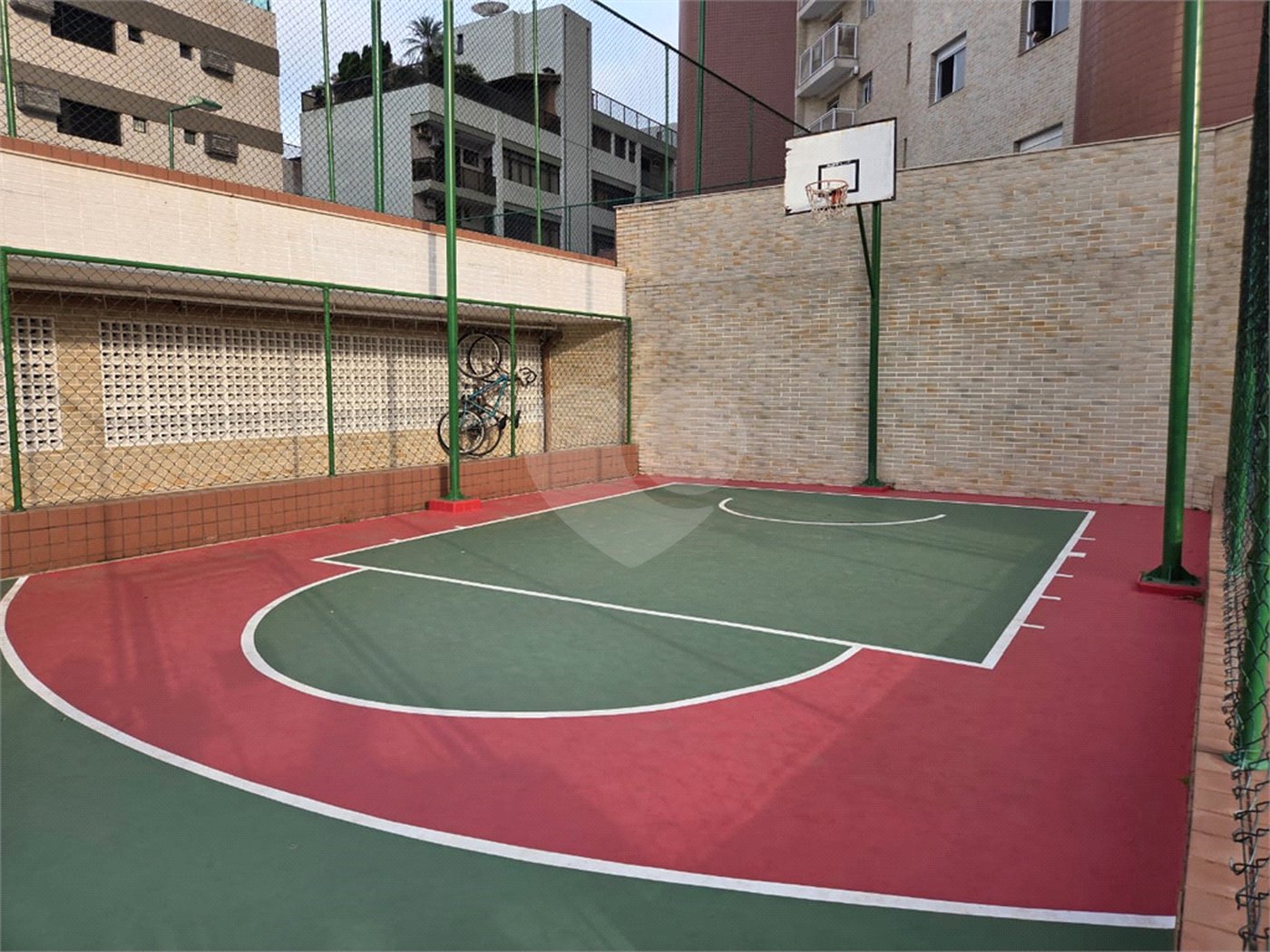 Apartamento à venda com 4 quartos, sendo 2 suítes, em Enseada, Guarujá, SP