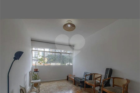 Apartamento à venda com 3 quartos, sendo 1 suíte,  em Aclimação, São Paulo, SP