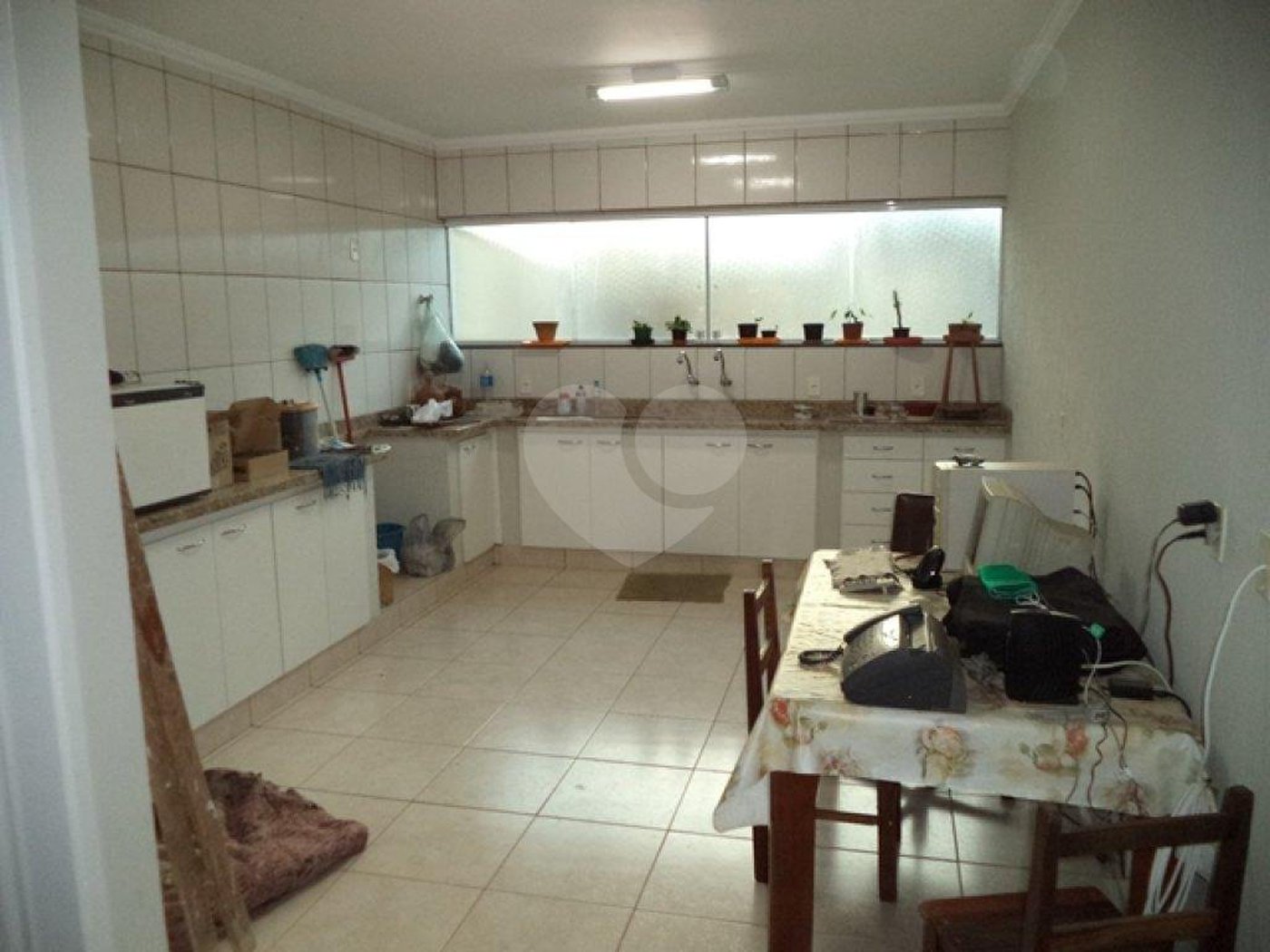 Sobrado para alugar com 4 quartos, sendo 3 suítes,  em Tremembé, São Paulo, SP