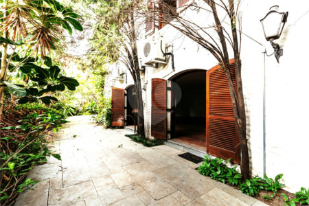 Casa à venda com 4 quartos, sendo 1 suíte, em Jardim das Bandeiras, São Paulo, SP