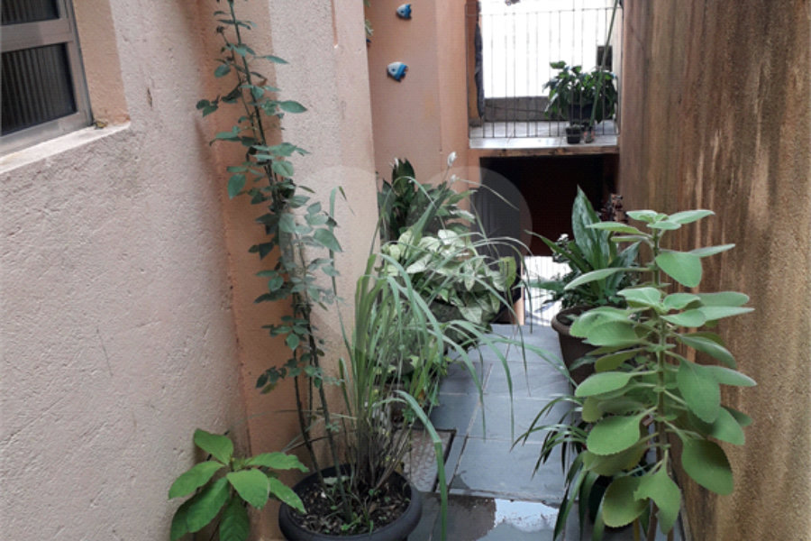 Casa à venda com 3 quartos, sendo 1 suíte, no condomínio Luís de Oliveira Bulhões, São Paulo - SP