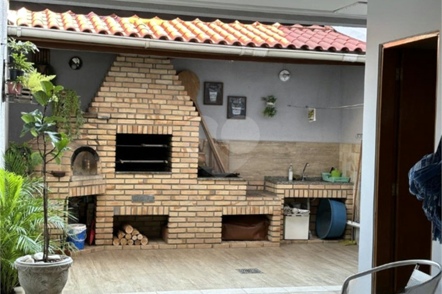 Sobrado à venda com 4 quartos, sendo 1 suíte, em Vila Floresta, Santo André, SP
