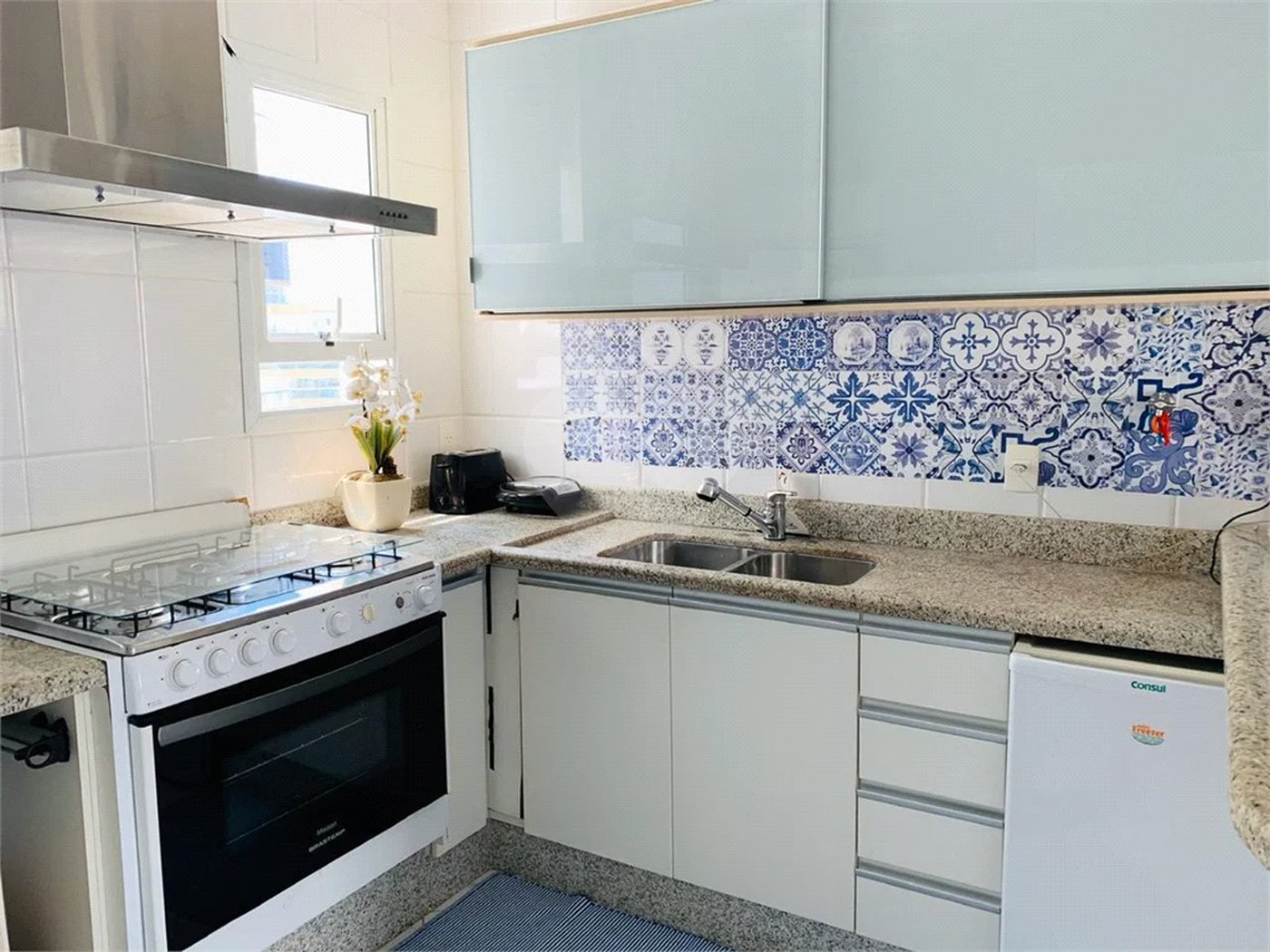 Apartamento à venda com 3 quartos, sendo 2 suítes,  em Riviera de São Lourenço, Bertioga, SP