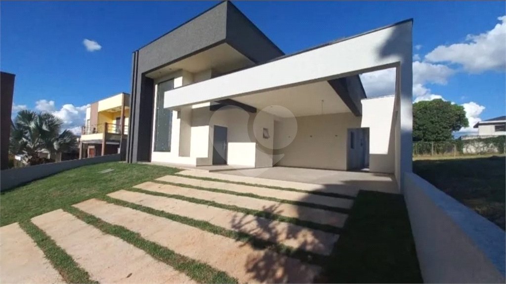 Casa à venda com 4 quartos, sendo 3 suítes,  no condomínio Samballa 3, Atibaia - SP