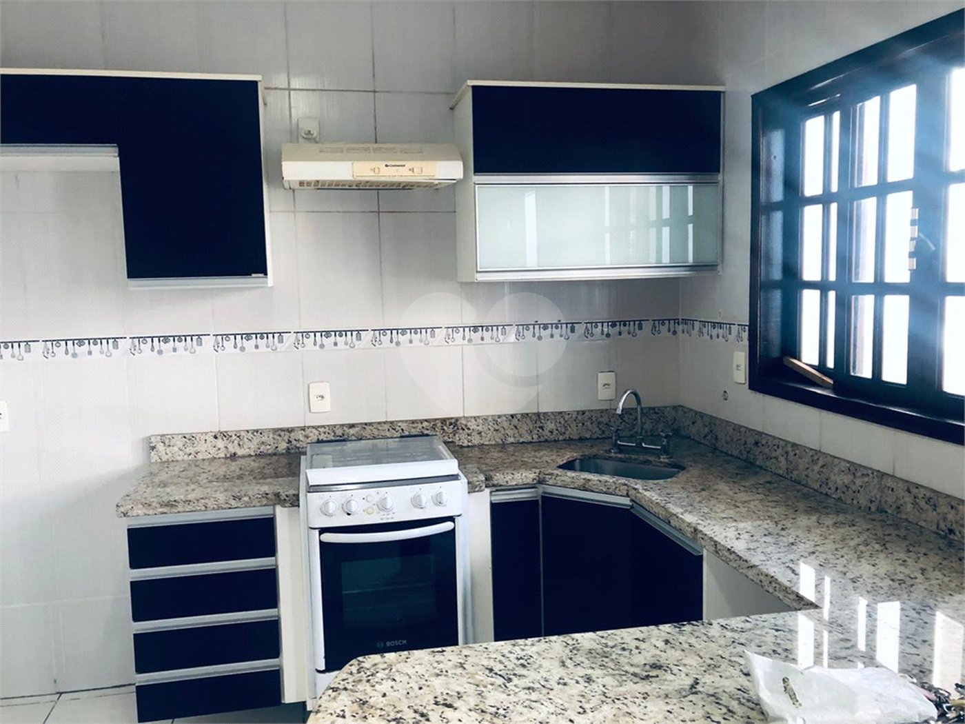 Sobrado à venda com 4 quartos, sendo 2 suítes,  em Vila Oliveira, Mogi das Cruzes, SP