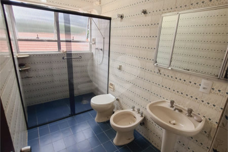 Sobrado à venda com 4 quartos, sendo 2 suítes, em Interlagos, São Paulo, SP