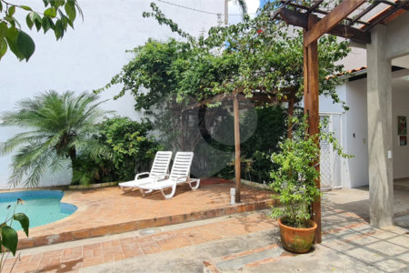 Sobrado à venda com 5 quartos, sendo 4 suítes, em Brooklin Velho, São Paulo, SP