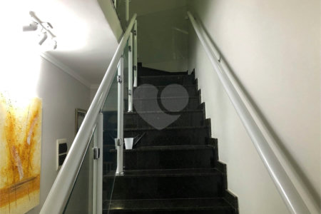 Casa à venda com 3 quartos, sendo 1 suíte, no condomínio Dolce Villa Anália Franco, São Paulo - SP