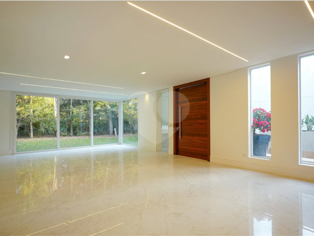 Casa para alugar com 4 suítes no condomínio Hípica Garden, São Paulo - SP