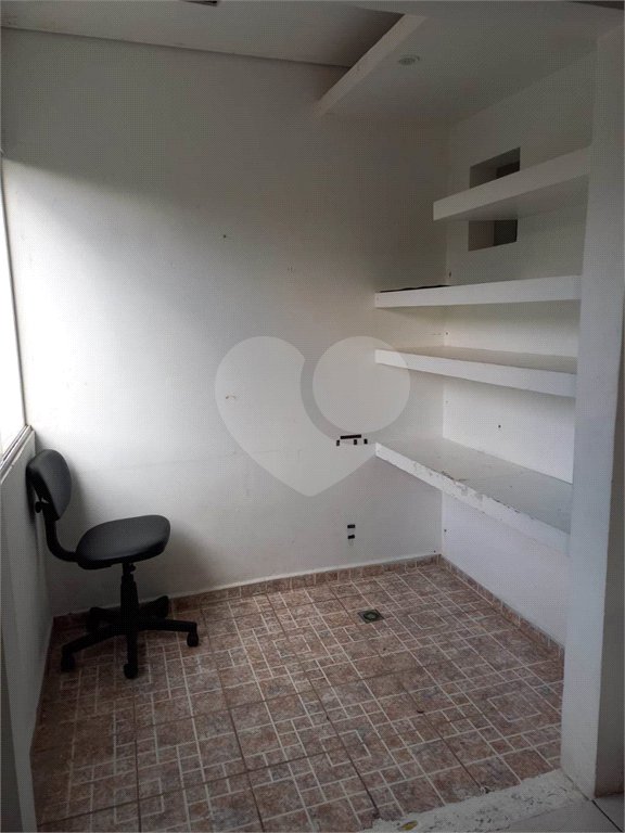 Casa à venda com 3 quartos, sendo 1 suíte, no condomínio Village St. Louis, São Paulo - SP