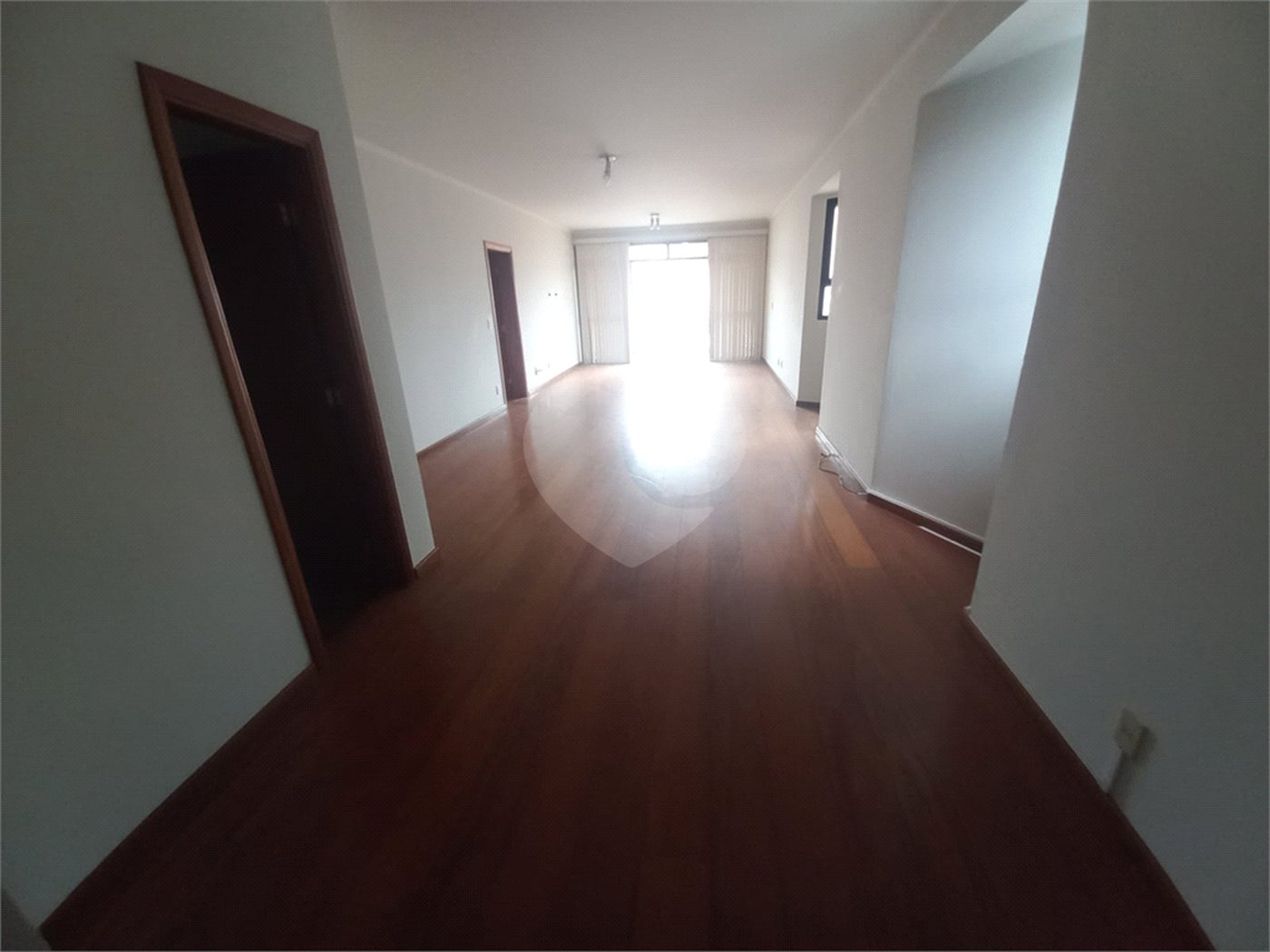 Apartamento para venda ou locação no Ed. Alexandre Previero