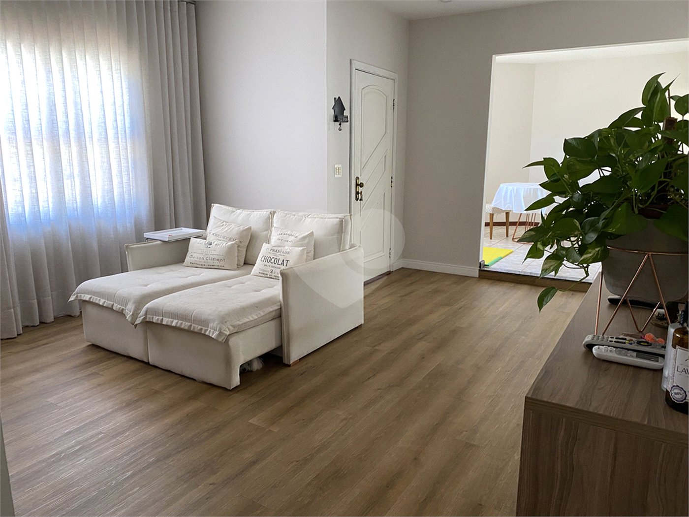 Casa à venda com 3 quartos, sendo 1 suíte, em Jardim das Palmeiras, Valinhos, SP