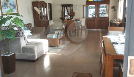 Casa Térrea à venda com 4 quartos, sendo 2 suítes,  em Vila Esperia ou Giglio, Atibaia, SP