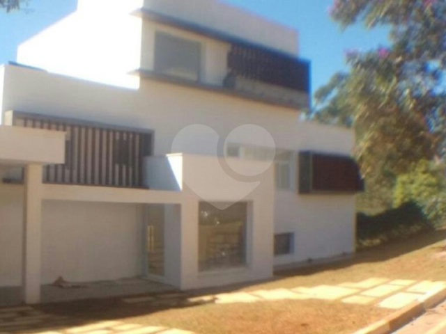 Sobrado à venda com 3 suítes em Seerra da Cantareira, Mairiporã, SP