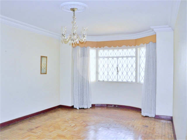 Sobrado à venda com 3 quartos em Santana, São Paulo, SP