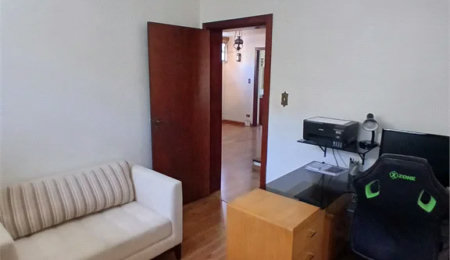 Sobrado à venda com 4 quartos, sendo 2 suítes,  em Jardim Leonor, São Paulo, SP