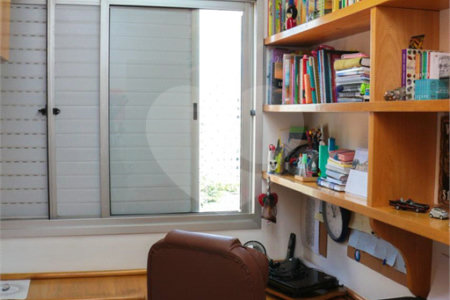 Apartamento à venda com 3 quartos, sendo 1 suíte, em Vila Gomes, São Paulo, SP