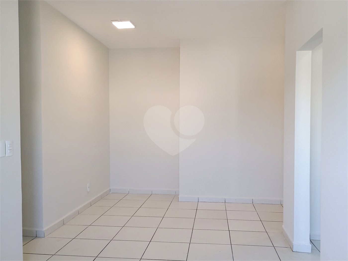 Apartamento à venda com 2 quartos, sendo 1 suíte, em Residencial Flórida, Ribeirão Preto, SP