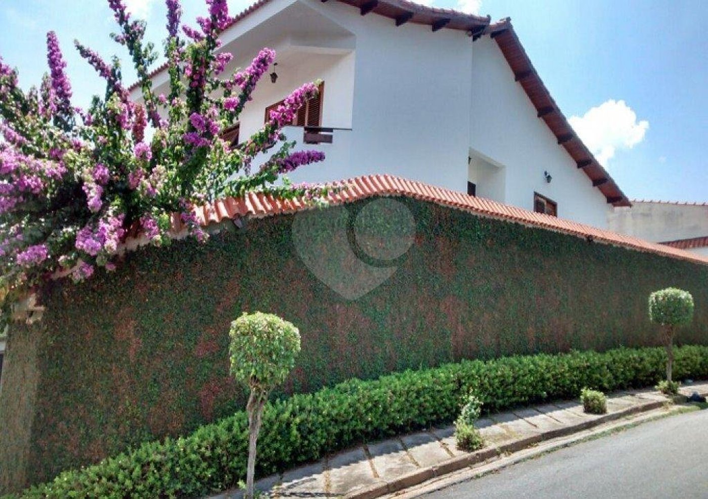 Sobrado à venda com 3 suítes em Jardim Peri, São Paulo, SP