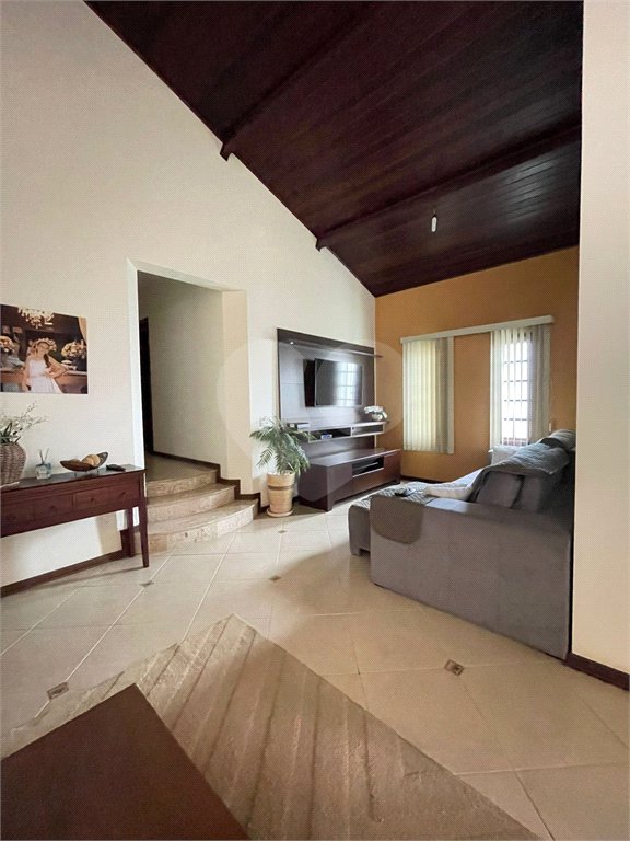Casa à venda com 3 quartos, sendo 2 suítes,  em Jardim do Lago, Bragança Paulista, SP