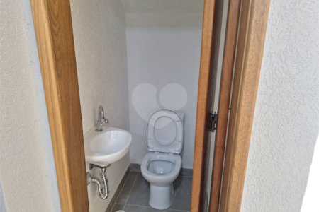 Sobrado à venda com 3 quartos, sendo 1 suíte, em Vila São Geraldo, São Paulo, SP