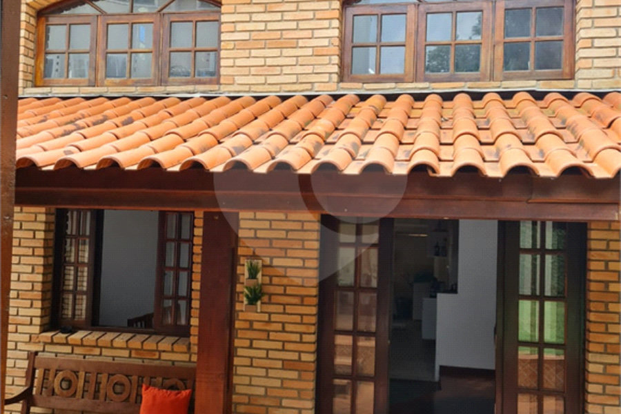 Sobrado à venda com 4 quartos, sendo 1 suíte,  em Jardim Leonor Mendes de Barros, São Paulo, SP