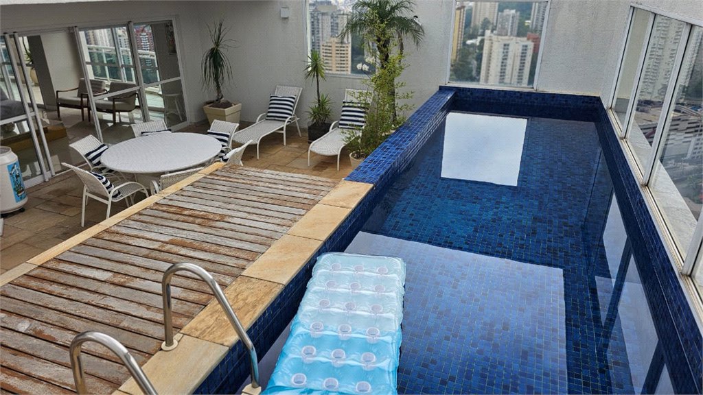 Cobertura à venda com 3 suítes em Vila Andrade, São Paulo, SP