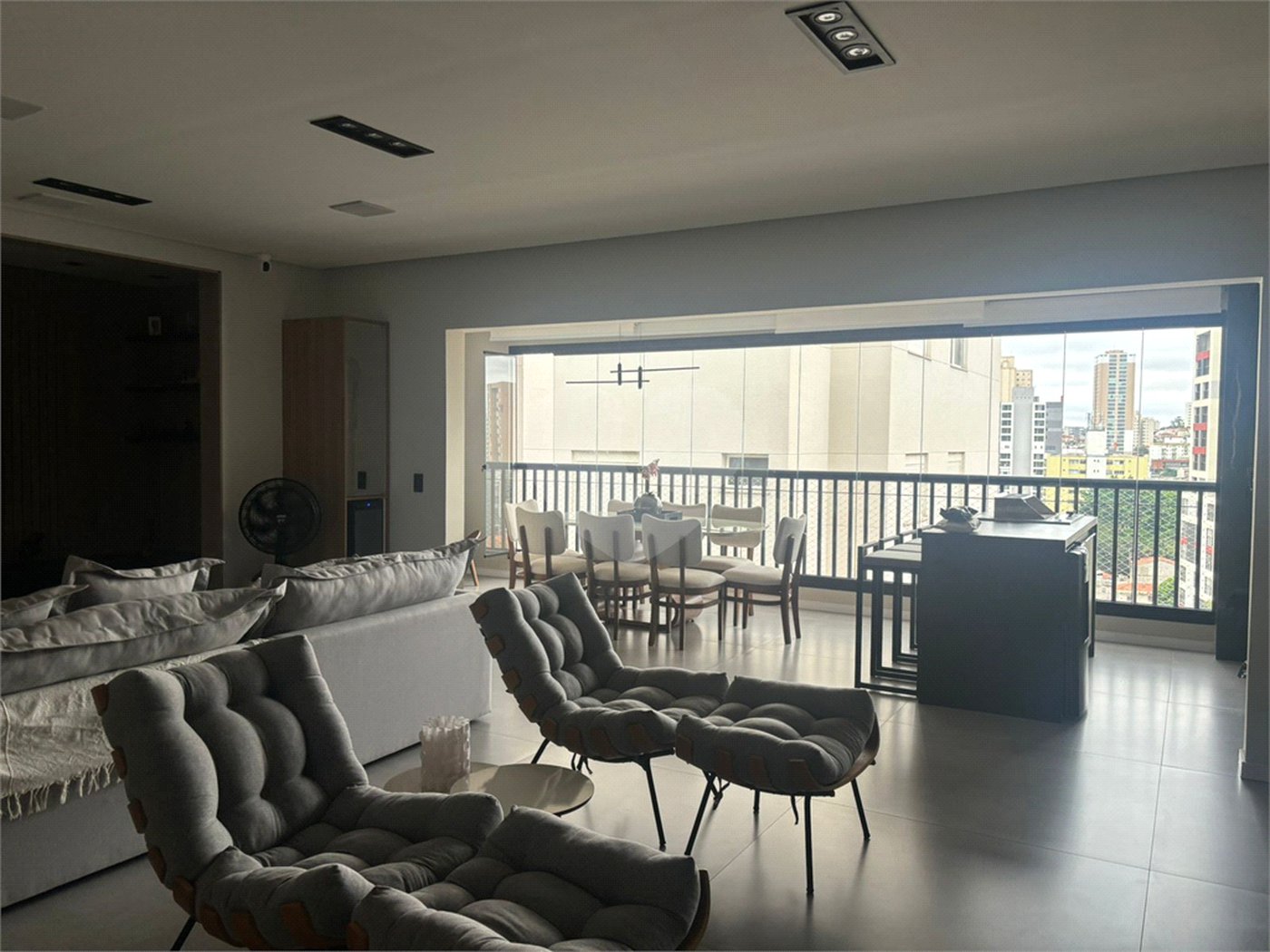 Apartamento à venda com 3 quartos, sendo 1 suíte, em Vila Paulicéia, São Paulo, SP