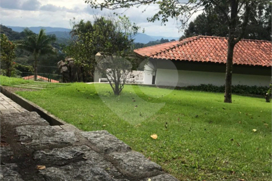 Casa à venda com 6 quartos, sendo 5 suítes, em Roseira, Mairiporã, SP
