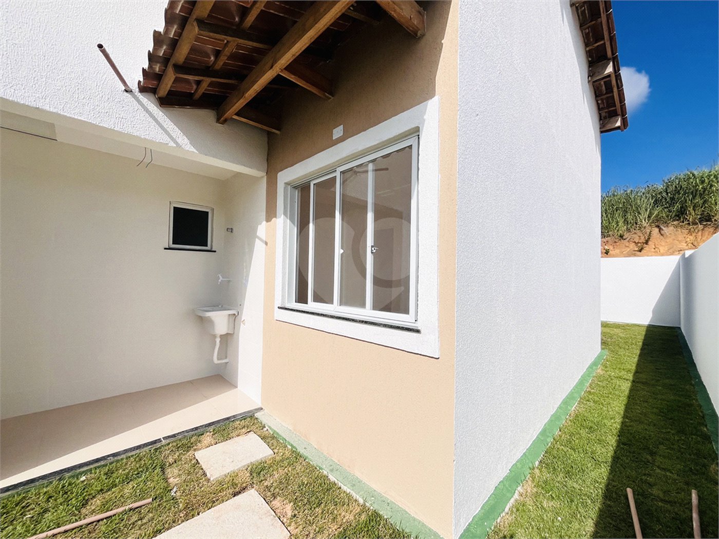 Casa à venda com 2 quartos, sendo 1 suíte, no condomínio Parque Guará, Rio de Janeiro - RJ