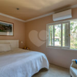 Casa à venda com 6 quartos, sendo 2 suítes, no condomínio Chácara Flora, São Paulo - SP