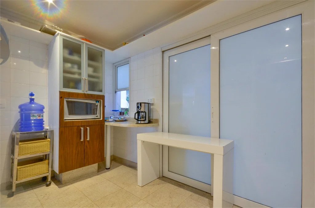 Casa à venda com 5 quartos, sendo 4 suítes, no condomínio Espaço Mobile - Real Parque, São Paulo - SP
