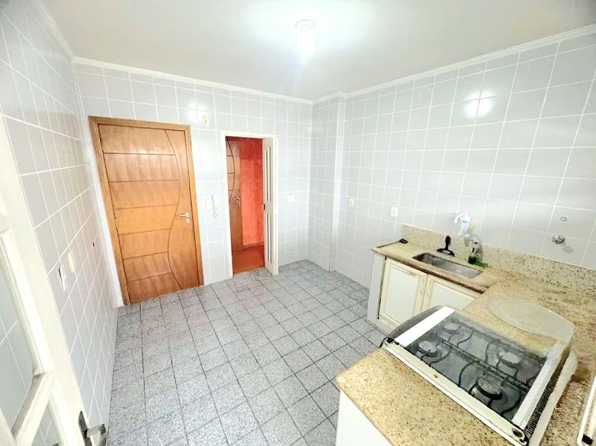 Apartamento com 2 dormitórios, 1 suíte, dependência de empregada à venda, 107 m² por R$ 640.000 - Marapé - Santos/SP
